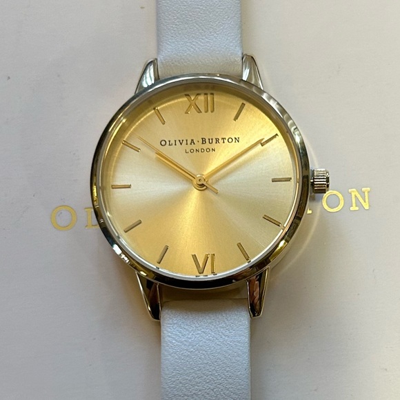OLIVIA BURTON CASE CUFF WATCH OB16CB10 WITH 30MM GOLDEN FACE & OFF WHITE BAND - Picture 6 of 11